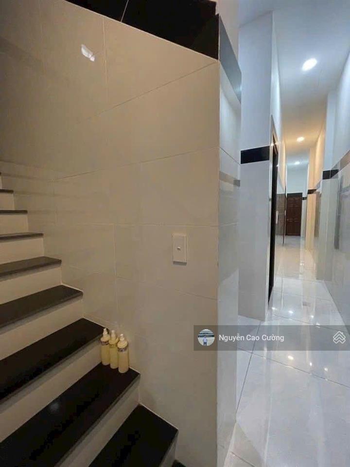 Căn hộ dịch vụ 4,5x24m đúc 3 lầu hẻm 8m 1/ lê văn khương dòng tiền 30tr/ tháng, hiệp thành, q12