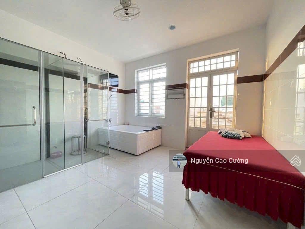 Căn hộ dịch vụ 4,5x24m đúc 3 lầu hẻm 8m 1/ lê văn khương dòng tiền 30tr/ tháng, hiệp thành, q12