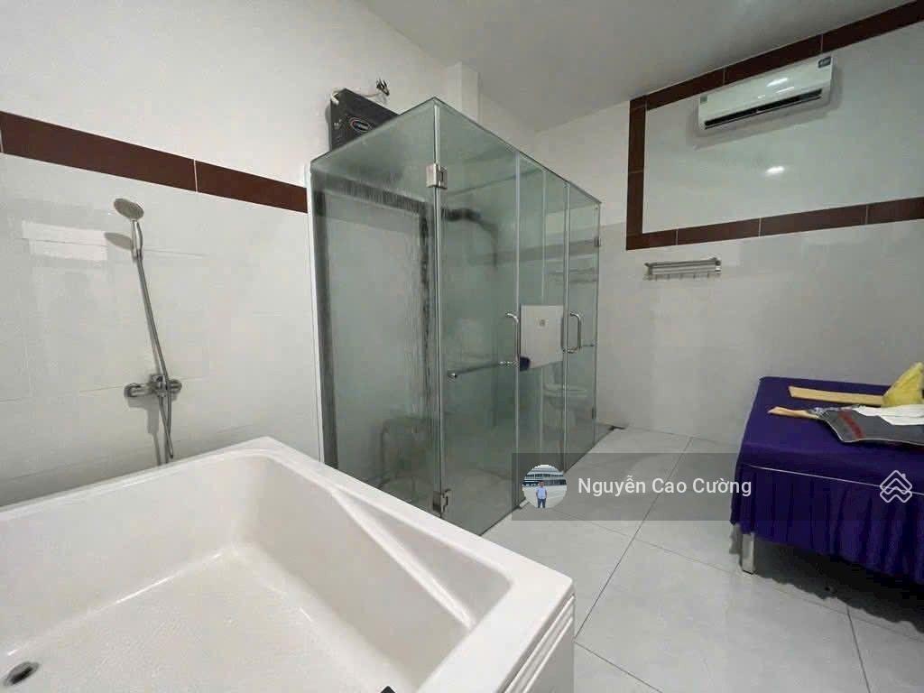 Căn hộ dịch vụ 4,5x24m đúc 3 lầu hẻm 8m 1/ lê văn khương dòng tiền 30tr/ tháng, hiệp thành, q12