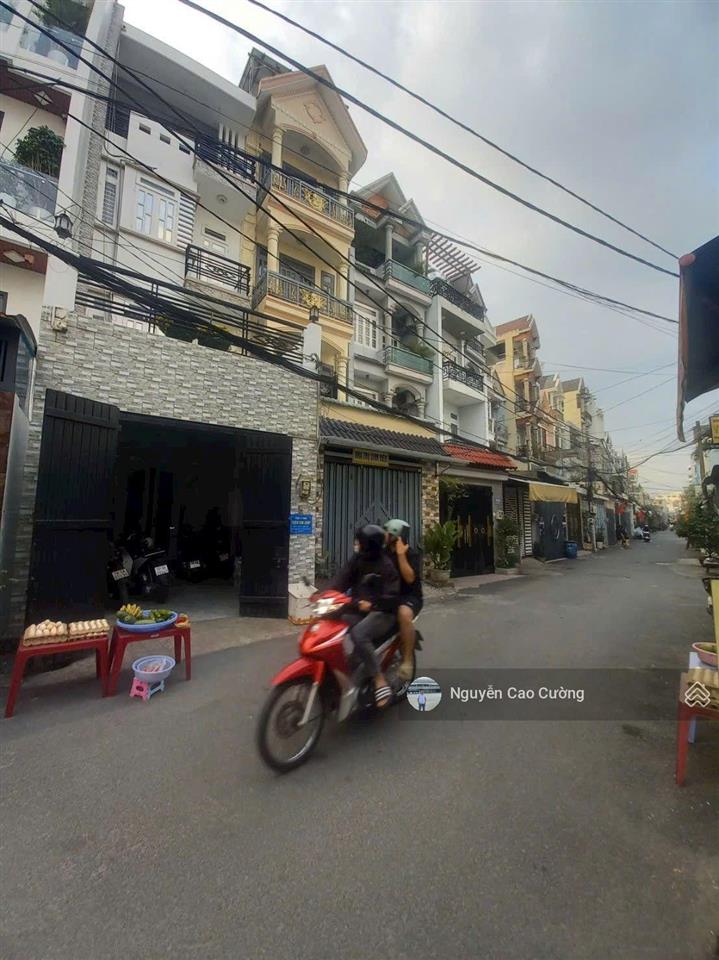 Căn hộ dịch vụ 4x20m đúc 4 tầng, dòng tiền 20tr/ tháng, mặt tiền đường 7m thông huỳnh thị hai