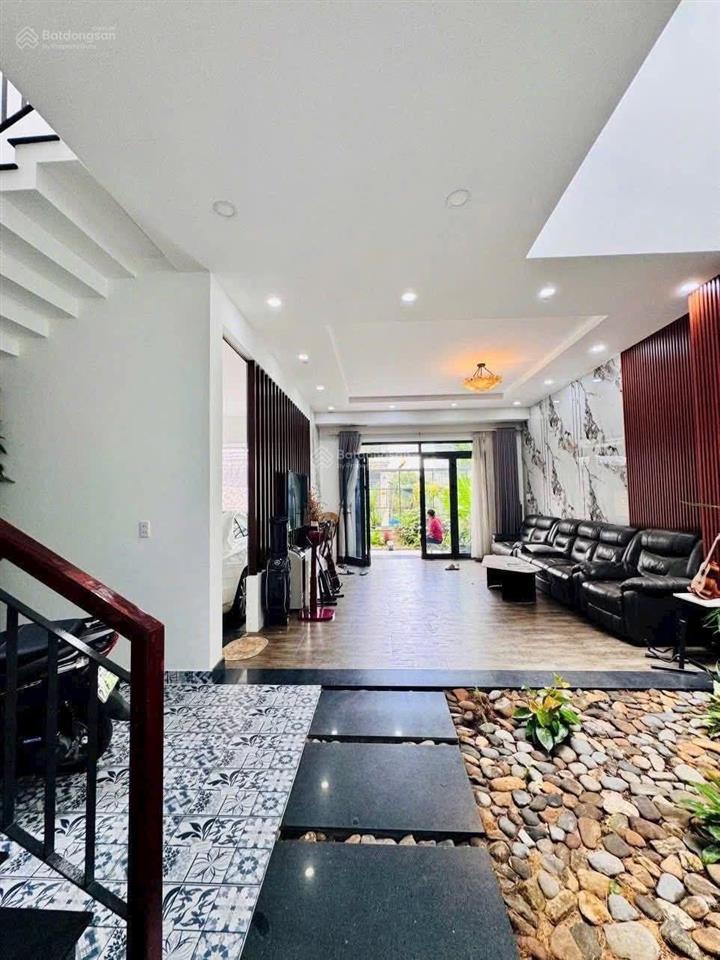 Biệt thự 8x20m đúc 1trệt 2 lầu đường 7m vườn lài an phú đông, gần đại học nguyễn tất thành