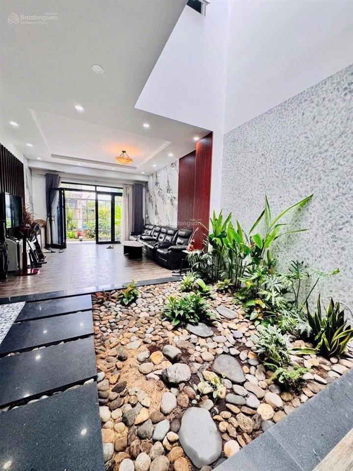 Biệt thự 8x20m đúc 1trệt 2 lầu đường 7m vườn lài an phú đông, gần đại học nguyễn tất thành