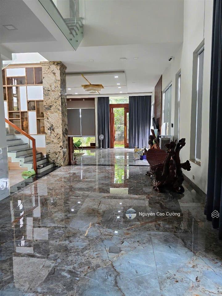 Biệt thự villa vườn 951m2, hồ bơi tràn bờ, 2 mặt tiền trước sau, 1/lê thị riêng, thới an, q12
