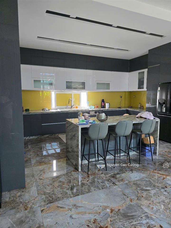 Biệt thự villa vườn 951m2, hồ bơi tràn bờ, 2 mặt tiền trước sau, 1/lê thị riêng, thới an, q12
