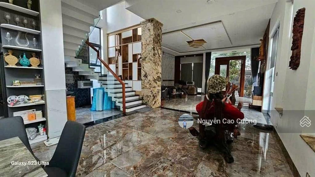 Biệt thự villa vườn 951m2, hồ bơi tràn bờ, 2 mặt tiền trước sau, 1/lê thị riêng, thới an, q12