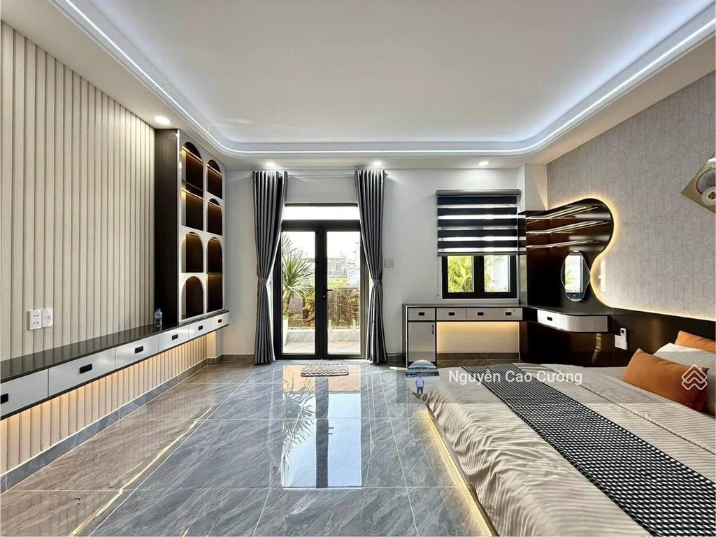 Siêu phẩm nhà mặt tiền thang máy 5x17m 1lững 3 lầu đường 8m thông thạnh lộc 37 gần ủy ban phường