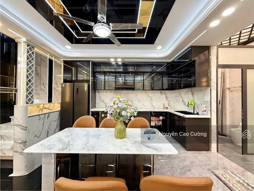 Siêu phẩm nhà mặt tiền thang máy 5x17m 1lững 3 lầu đường 8m thông thạnh lộc 37 gần ủy ban phường