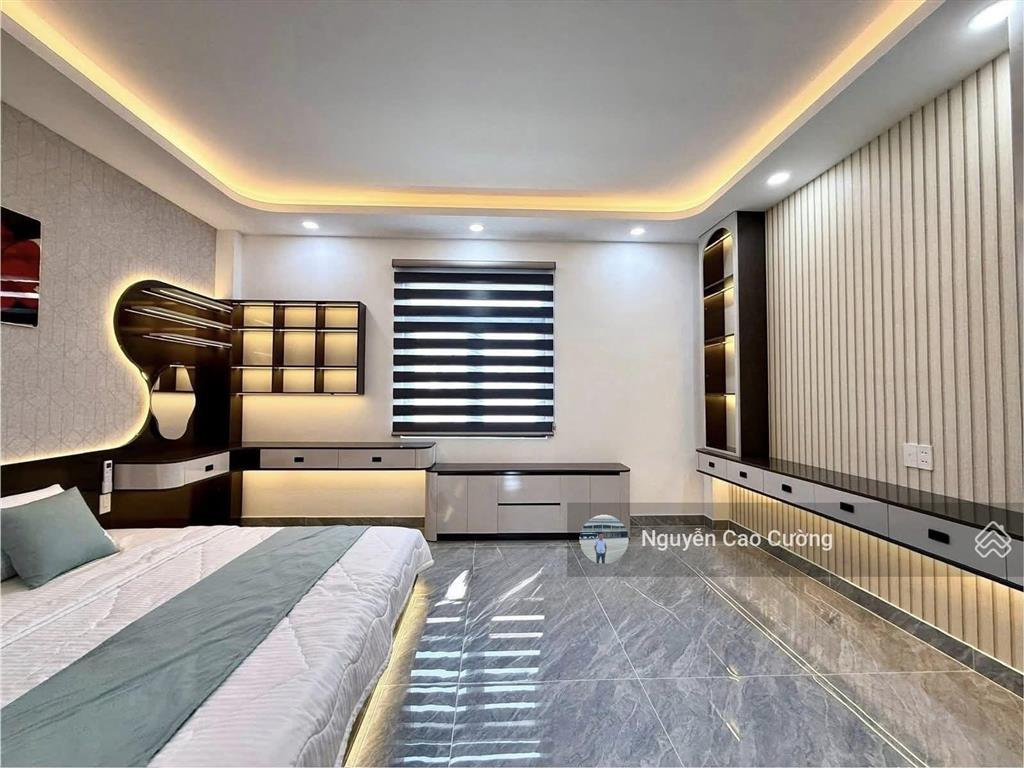 Siêu phẩm nhà mặt tiền thang máy 5x17m 1lững 3 lầu đường 8m thông thạnh lộc 37 gần ủy ban phường