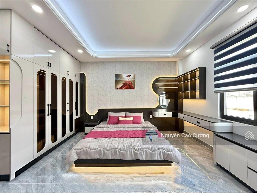 Siêu phẩm nhà mặt tiền thang máy 5x17m 1lững 3 lầu đường 8m thông thạnh lộc 37 gần ủy ban phường