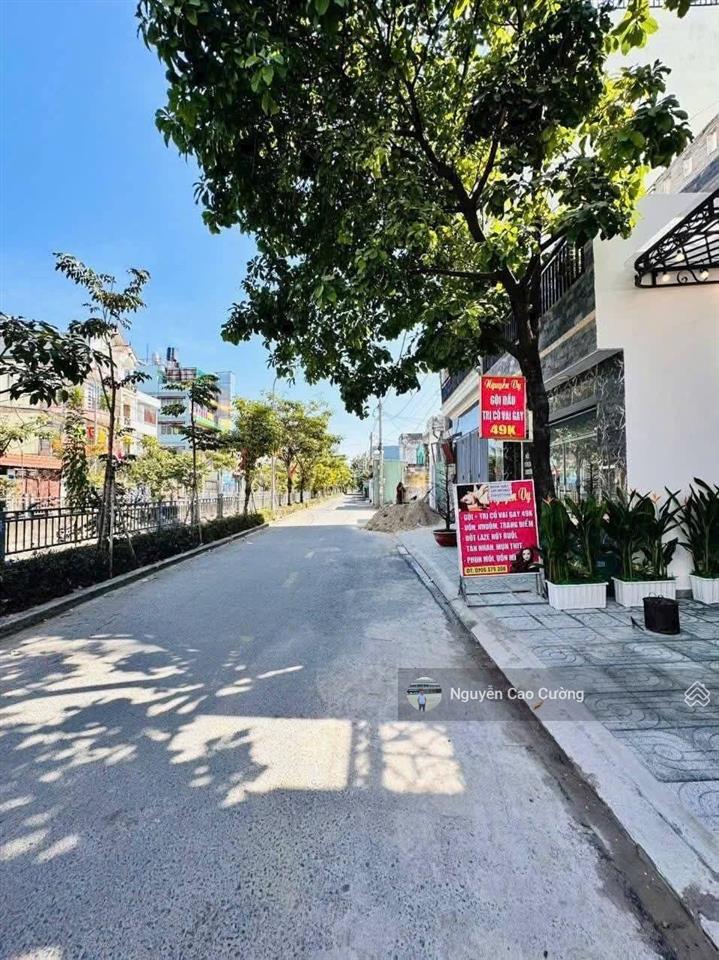 Siêu phẩm nhà mặt tiền thang máy 5x17m 1lững 3 lầu đường 8m thông thạnh lộc 37 gần ủy ban phường