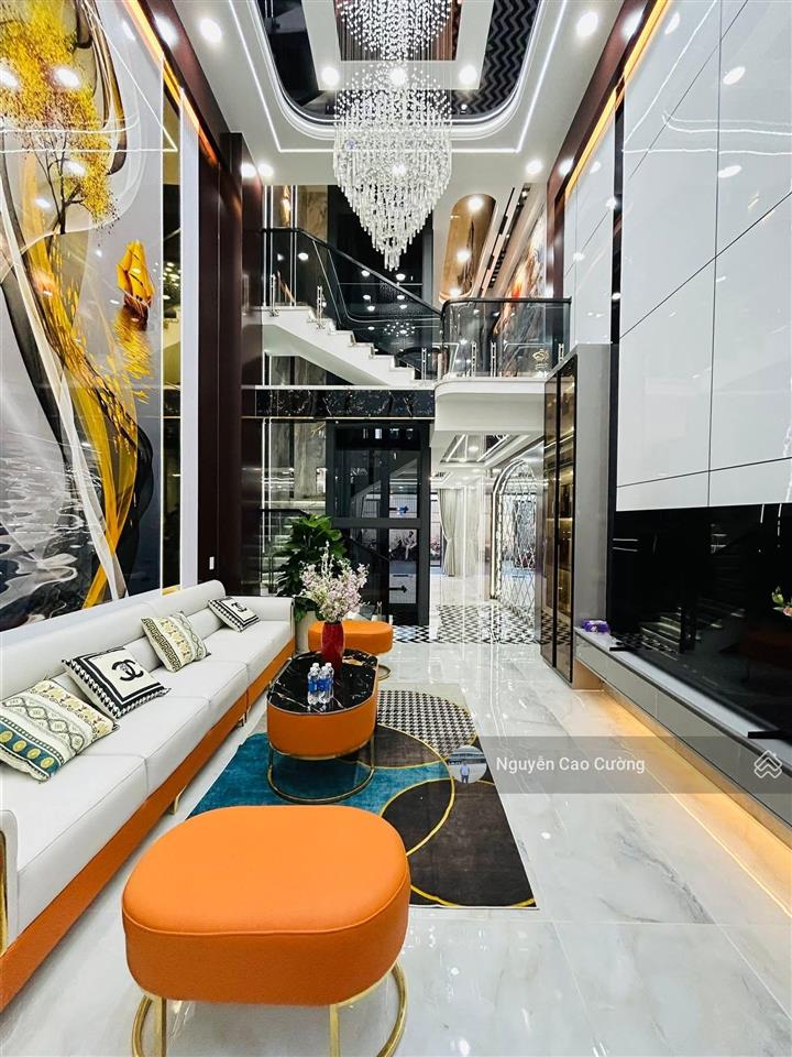 Bán nhà 4x20m đúc 5 tầng thang máy đường 7m thạnh lộc 27 giáp ngã tư ga