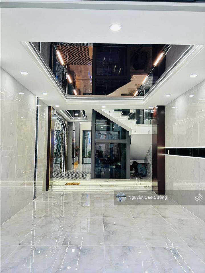 Bán nhà 4x20m đúc 5 tầng thang máy đường 7m thạnh lộc 27 giáp ngã tư ga