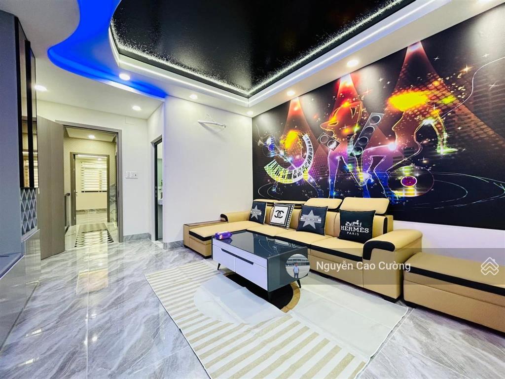 Bán nhà 4x20m đúc 5 tầng thang máy đường 7m thạnh lộc 27 giáp ngã tư ga