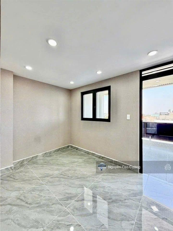 Biệt thự mini 7x10m thang máy 1lững 3 lầu gần công viên thạnh lộc 37 gần ủy ban phường