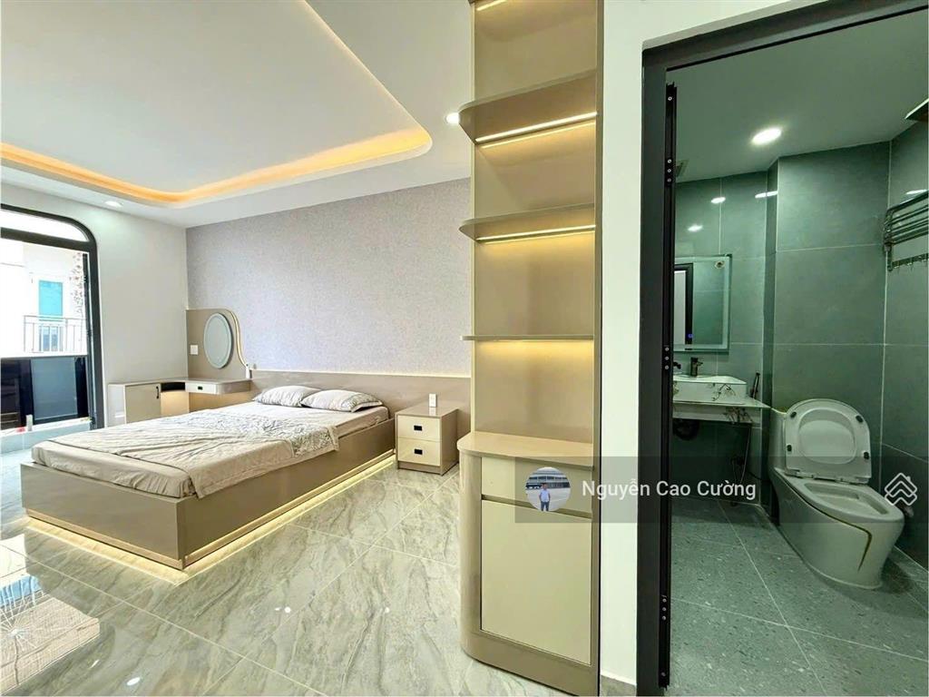 Biệt thự mini 7x10m thang máy 1lững 3 lầu gần công viên thạnh lộc 37 gần ủy ban phường