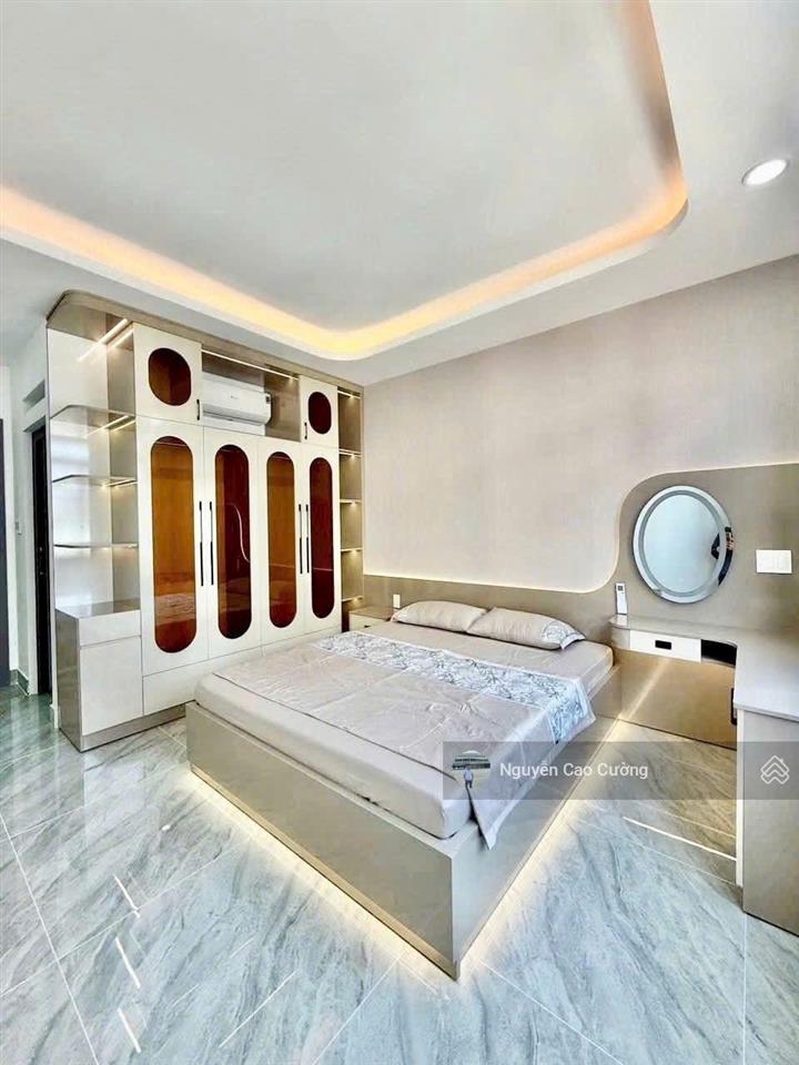 Biệt thự mini 7x10m thang máy 1lững 3 lầu gần công viên thạnh lộc 37 gần ủy ban phường