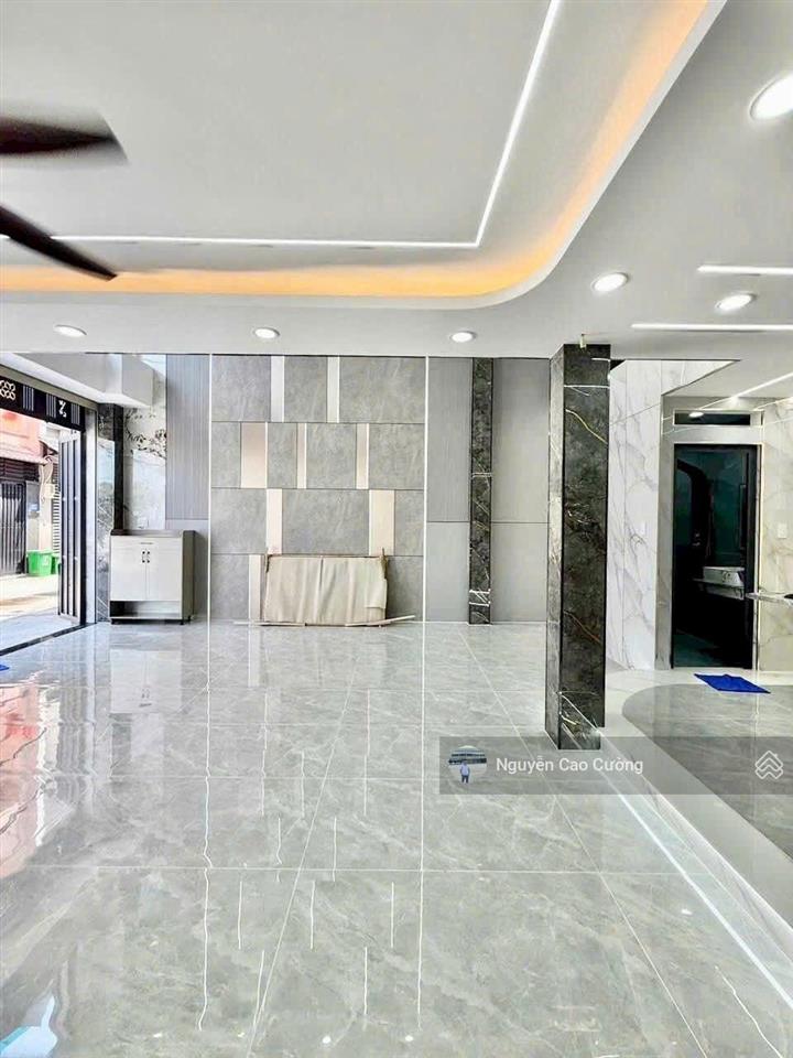 Biệt thự mini 7x10m thang máy 1lững 3 lầu gần công viên thạnh lộc 37 gần ủy ban phường