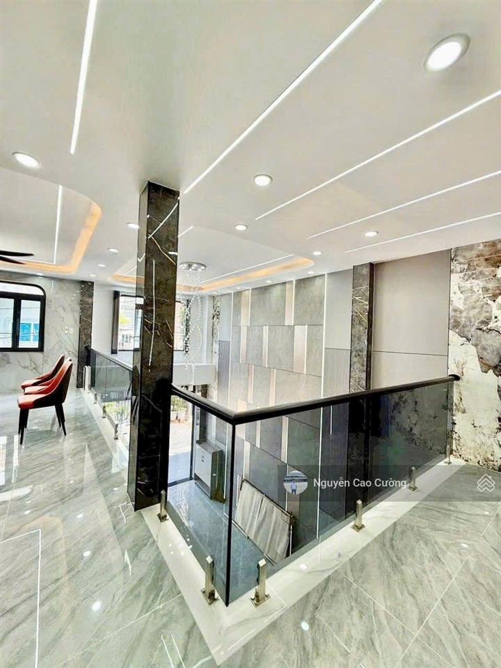 Biệt thự mini 7x10m thang máy 1lững 3 lầu gần công viên thạnh lộc 37 gần ủy ban phường