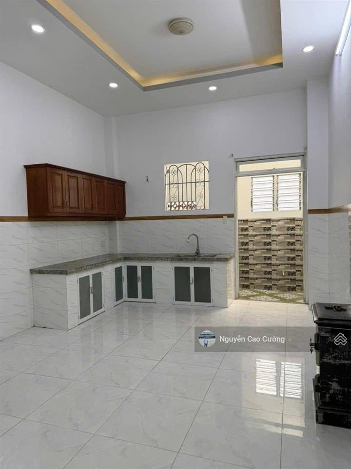 Bán nhà 4,2x15m đúc 3 lầu đường 5m thông 1/ đông bắc giáp phần mềm quang trung gò vấp