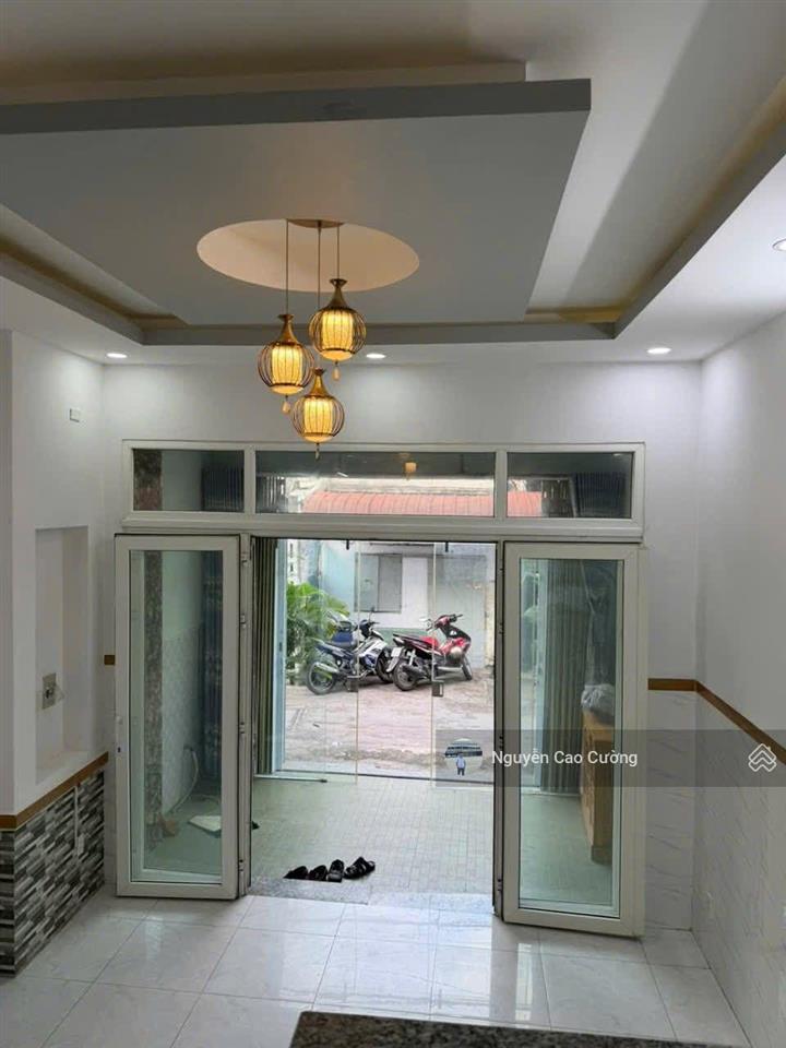 Bán nhà 4,2x15m đúc 3 lầu đường 5m thông 1/ đông bắc giáp phần mềm quang trung gò vấp
