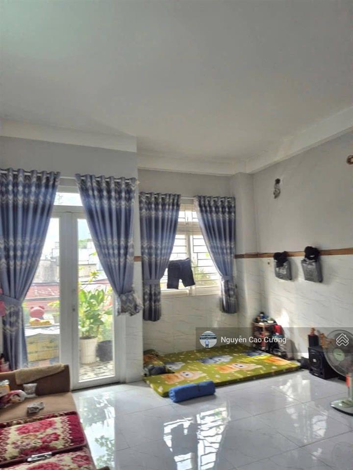Bán nhà 4,2x15m đúc 3 lầu đường 5m thông 1/ đông bắc giáp phần mềm quang trung gò vấp