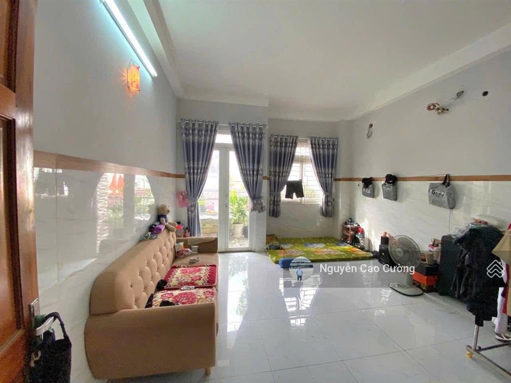 Bán nhà 4,2x15m đúc 3 lầu đường 5m thông 1/ đông bắc giáp phần mềm quang trung gò vấp