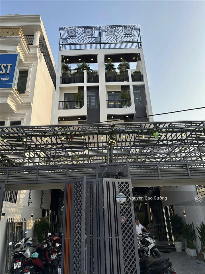 Siêu phẩm dài 28m thang máy đúc 1 lững 3 lầu mặt tiền đường bờ kênh hà huy giáp, thạnh xuân, q12