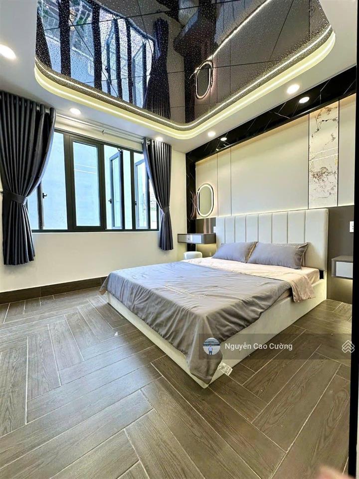 Siêu phẩm dài 28m thang máy đúc 1 lững 3 lầu mặt tiền đường bờ kênh hà huy giáp, thạnh xuân, q12