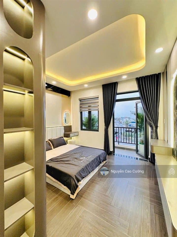 Siêu phẩm dài 28m thang máy đúc 1 lững 3 lầu mặt tiền đường bờ kênh hà huy giáp, thạnh xuân, q12