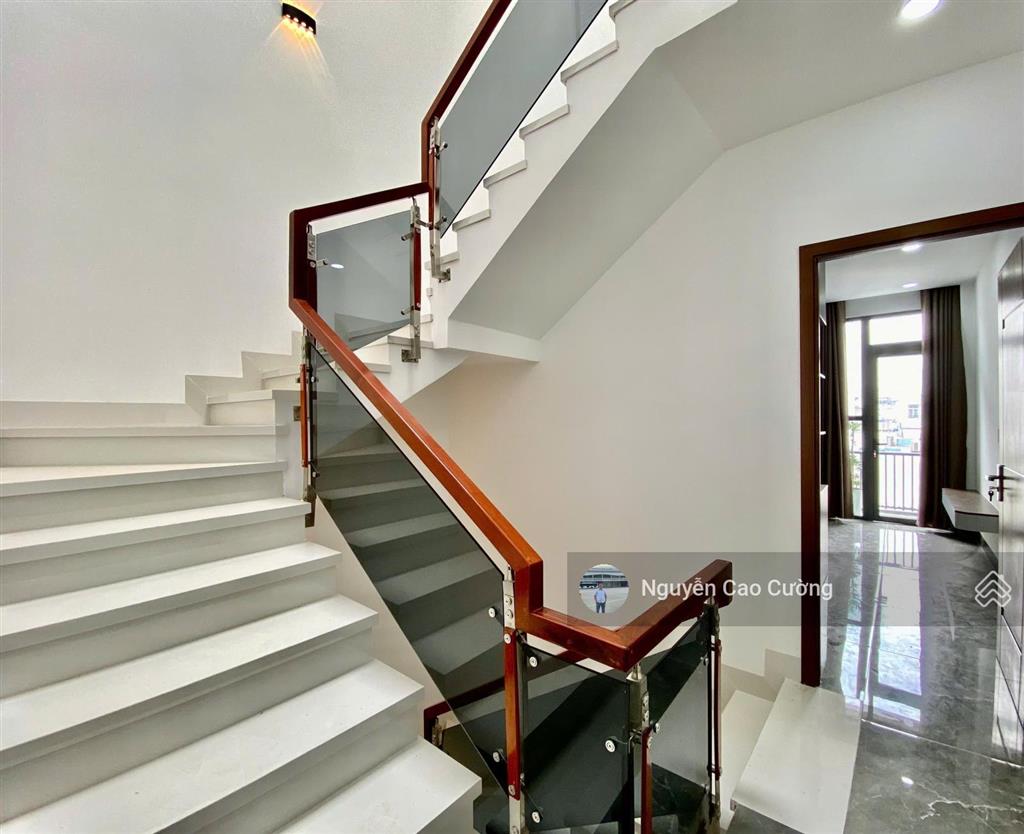 Bán nhà dài 25m đúc 4 lầu hẻm 5m 1/ hiệp thành 13 gần chợ có sân vườn phòng ngủ duới