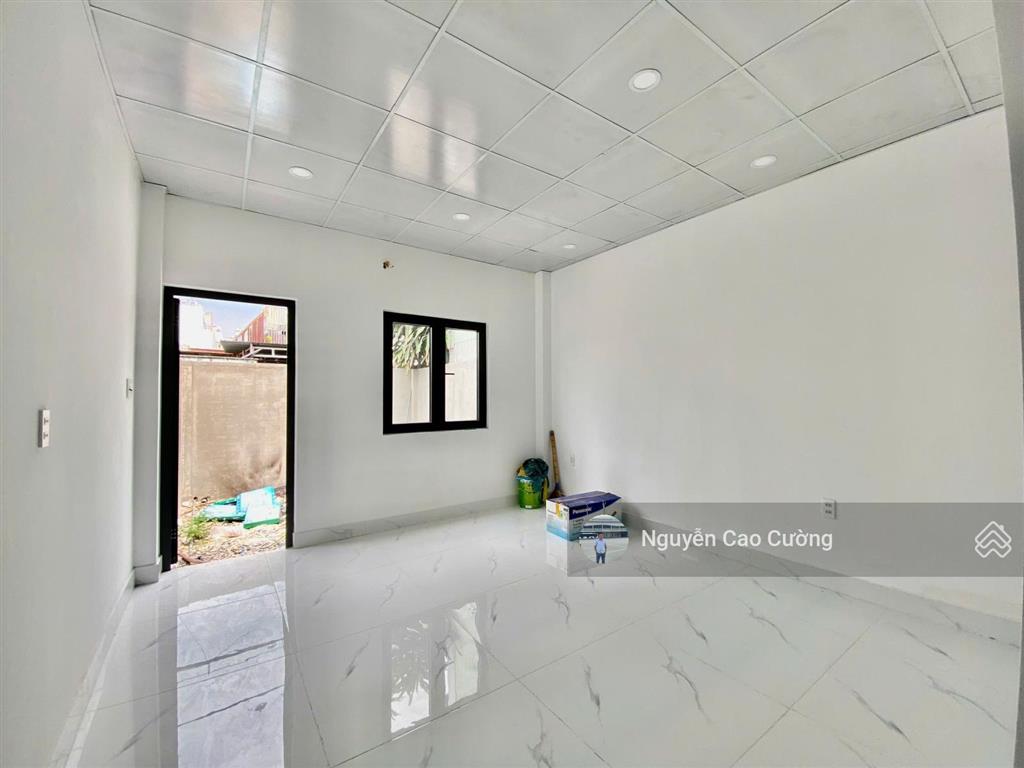 Bán nhà dài 25m đúc 4 lầu hẻm 5m 1/ hiệp thành 13 gần chợ có sân vườn phòng ngủ duới