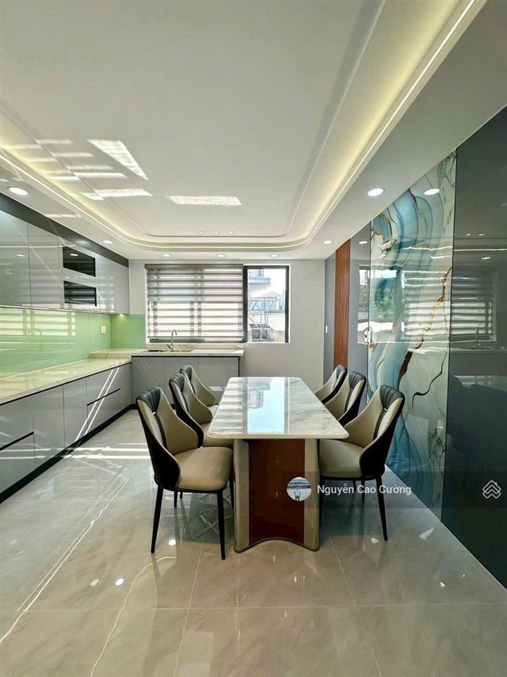 Giảm 400tr, nhà phố 4x20m thang máy 1 lững 3 lầu đường 8m tô ký gần đh giao thông vận tải q12