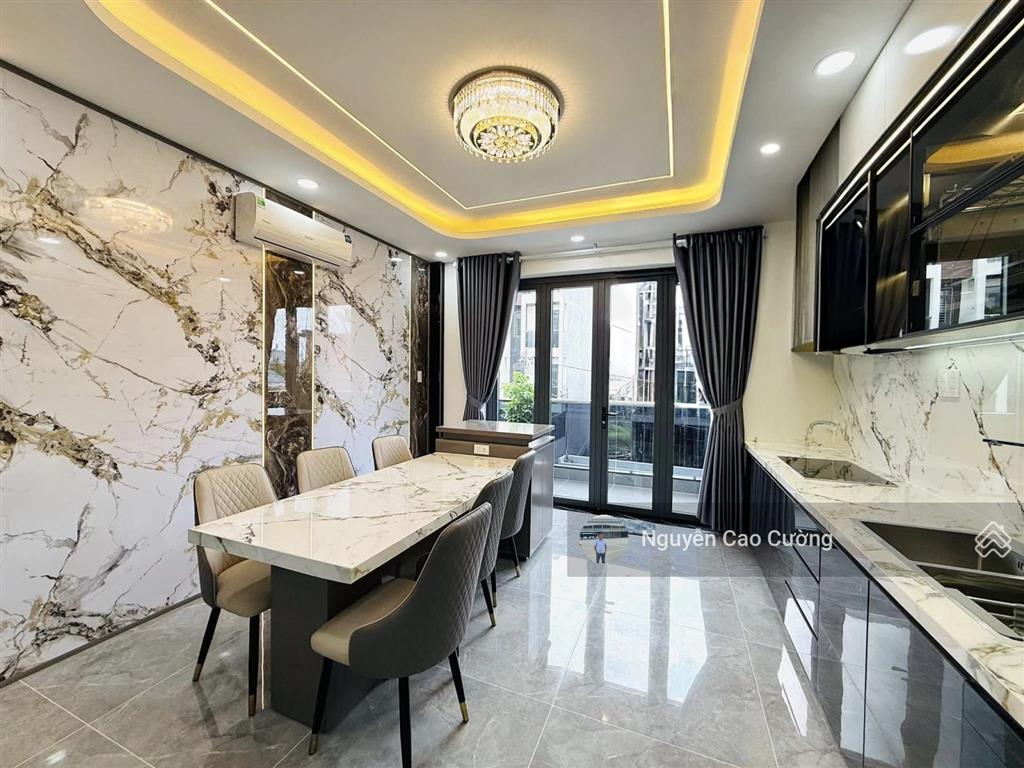Siêu phẩm thang máy 4x20m 1lững 3 lầu đường 8m thạnh lộc 27 sát chung cư thạnh lộc giáp ngã tư ga
