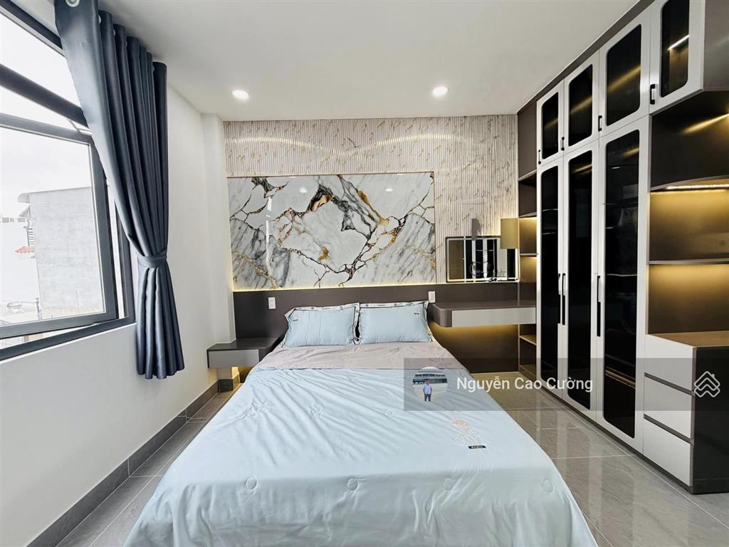 Siêu phẩm thang máy 4x20m 1lững 3 lầu đường 8m thạnh lộc 27 sát chung cư thạnh lộc giáp ngã tư ga