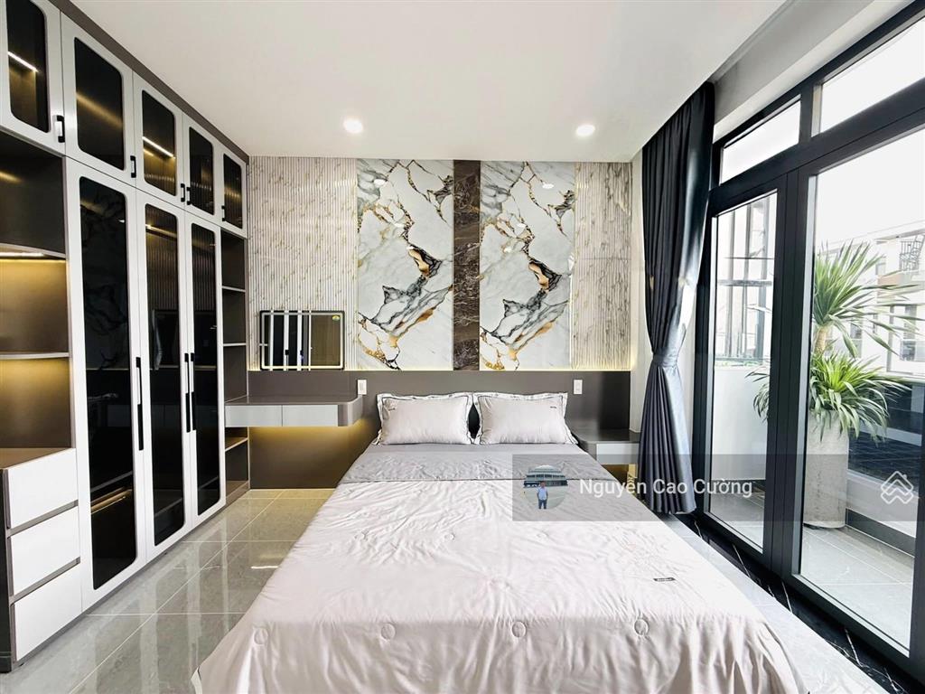 Siêu phẩm thang máy 4x20m 1lững 3 lầu đường 8m thạnh lộc 27 sát chung cư thạnh lộc giáp ngã tư ga