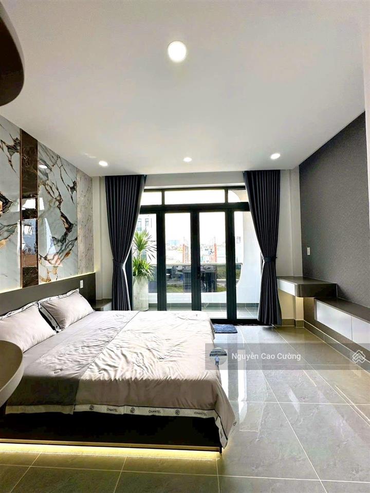 Siêu phẩm thang máy 4x20m 1lững 3 lầu đường 8m thạnh lộc 27 sát chung cư thạnh lộc giáp ngã tư ga