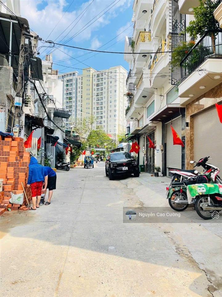 Bán căn hộ dịch vụ thang máy 5x20m 1hầm 4 lầu 12phòng có thang máy đường 8m trần thị hè, hiệp thành