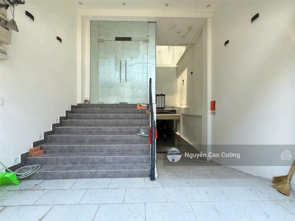 Bán căn hộ dịch vụ thang máy 5x20m 1hầm 4 lầu 12phòng có thang máy đường 8m trần thị hè, hiệp thành