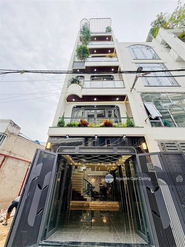 Siêu phẩm luxury đẳng cấp có 4 phòng ngủ (2 phòng ngủ master), 1/ nguyễn thị kiểu, sát metro, q12