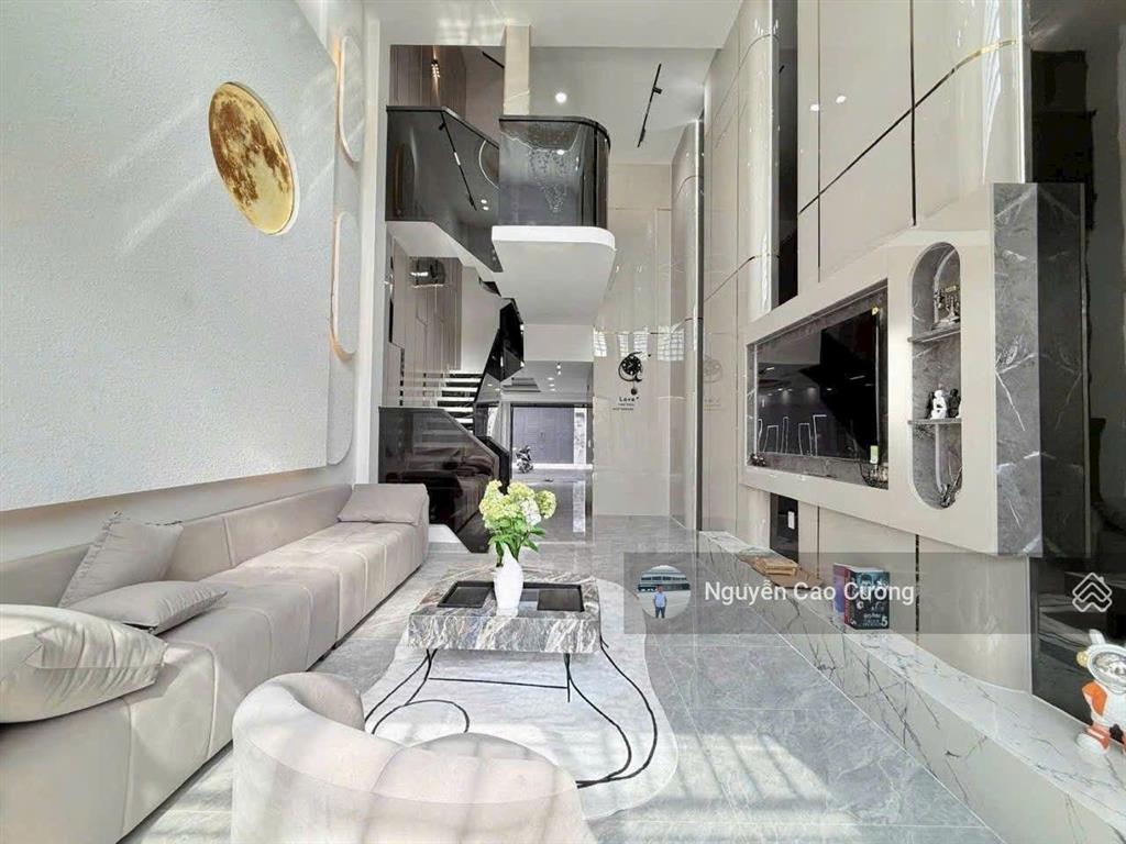 Nhà phố thiết kế đẹp, hồ cá koi trong nhà 4x18m, 1 lửng 3 lầu, thạnh xuân 25