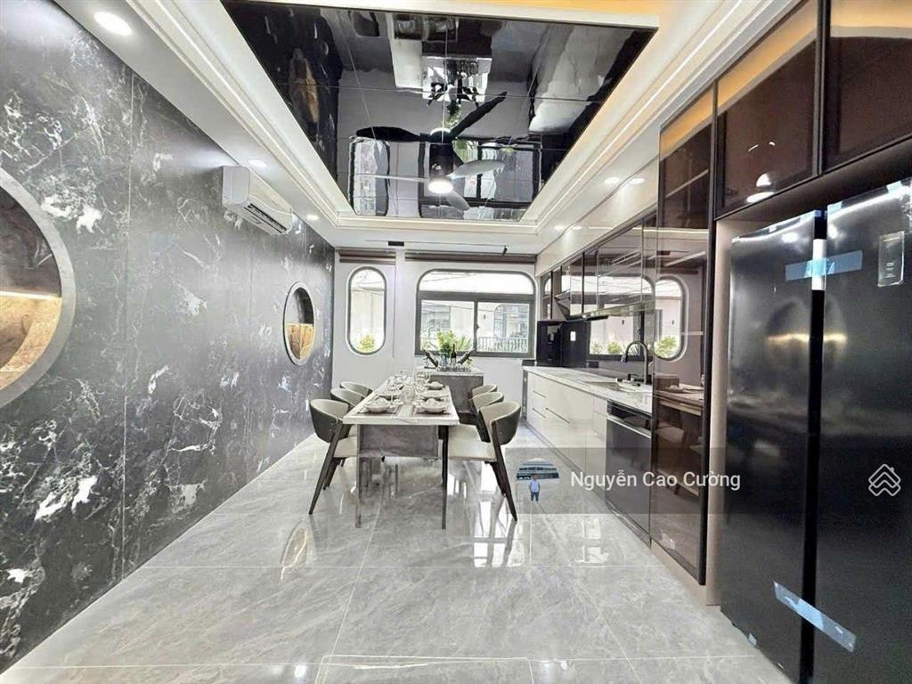 Nhà phố thiết kế đẹp, hồ cá koi trong nhà 4x18m, 1 lửng 3 lầu, thạnh xuân 25