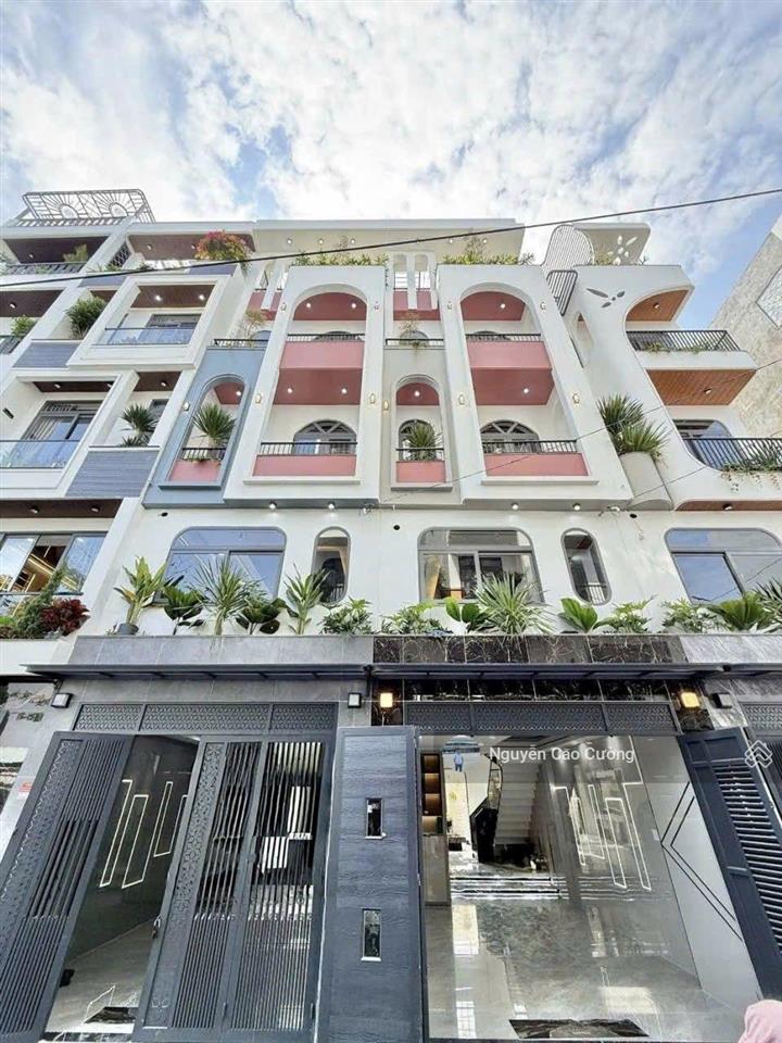 Nhà phố thiết kế đẹp, hồ cá koi trong nhà 4x18m, 1 lửng 3 lầu, thạnh xuân 25