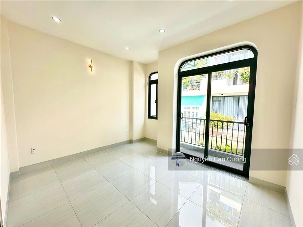 Bán nhà 4x12m, 1 trệt 2 lầu đường 5m tân thới hiệp 15 gần chợ hạt điều, bệnh viện q12
