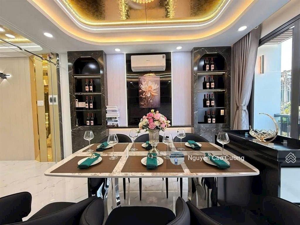 Siêu phẩm thang máy giá tốt 4x15m 1 lửng 3 lầu đường 6m thông 1/ đường thạnh xuân 38