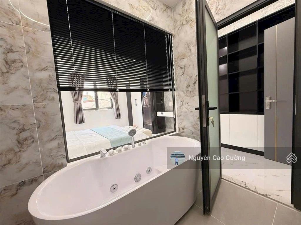 Siêu phẩm thang máy giá tốt 4x15m 1 lửng 3 lầu đường 6m thông 1/ đường thạnh xuân 38