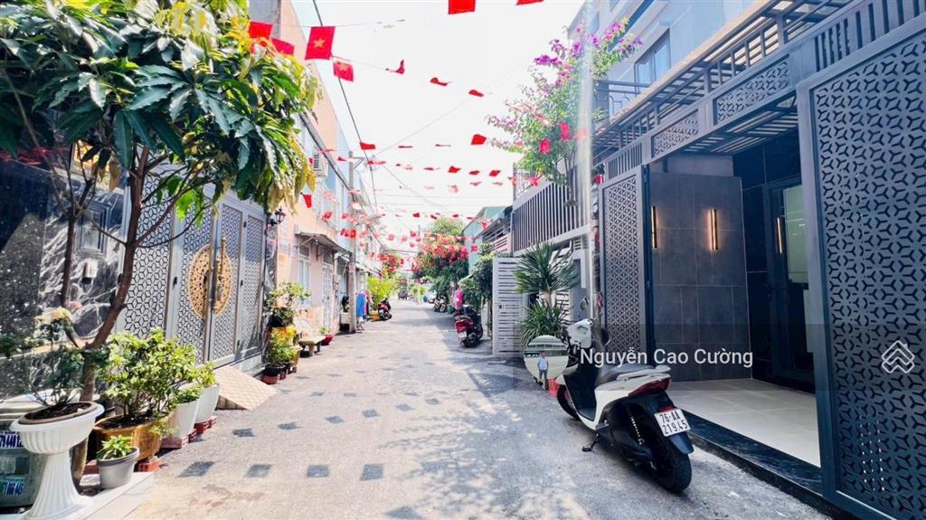 Siêu phẩm thang máy giá tốt 4x15m 1 lửng 3 lầu đường 6m thông 1/ đường thạnh xuân 38