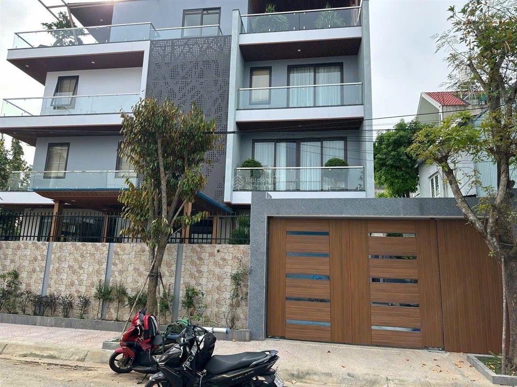 Biệt thự góc 2 mặt tiền thang máy 13x20m kdc phú nhuận, lê thị riêng, thới an, q12