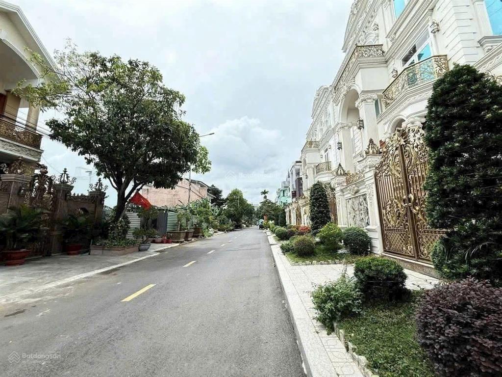 Biệt thự góc 2 mặt tiền thang máy 13x20m kdc phú nhuận, lê thị riêng, thới an, q12
