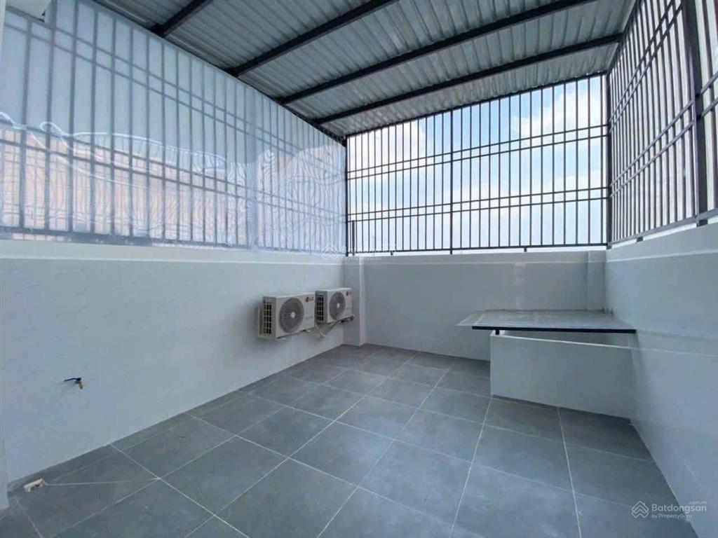 Nhà phố 4x14m, đường 8m thông 1 lửng 3 lầu tân thới hiệp 21 gần metro, gò vấp