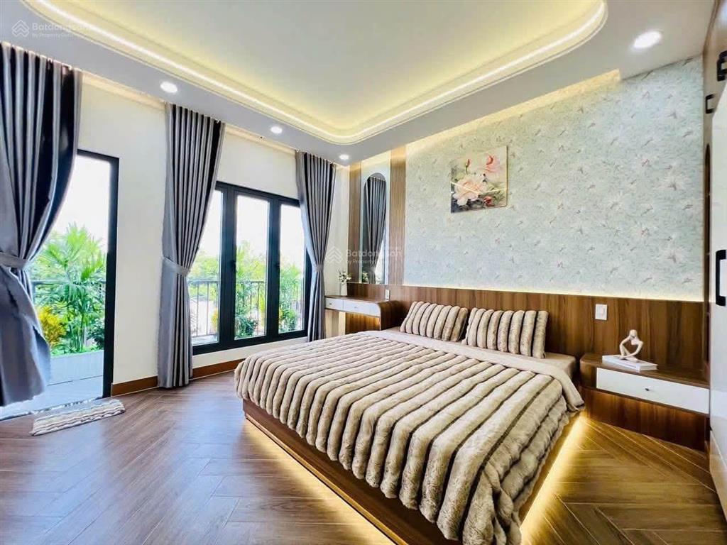 Siêu phẩm nhà phố mặt tiền thang máy 650kg, 4.2x25m đúc 6 tầng đông hưng thuận 22  nguyễn văn quá